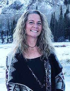Kelly Bangerter Headshot