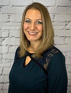 Lori Marsh Headshot